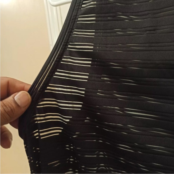 LULULEMON Meet Halfway Tank
Semi Sheer Striped Sleeveless Top - Picture 8 of 14